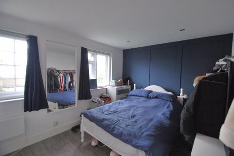 1 bedroom apartment to rent, Sopwith Avenue, Chessington