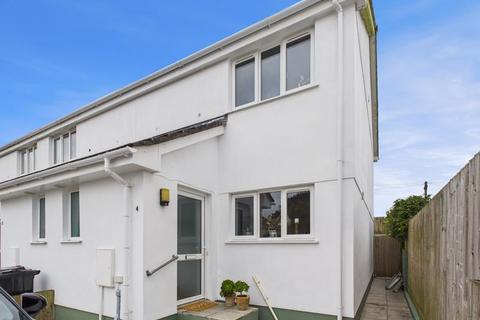 East Court, Redruth, Very well presented end terrace house