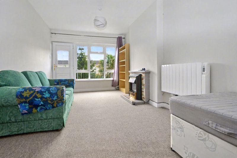 Bed sit room main