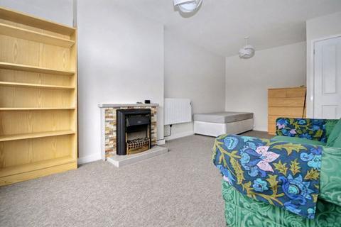 Studio to rent, Kenn Road, Clevedon
