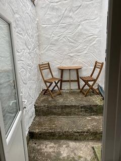 3 bedroom flat share to rent, Flat 2 Radnor House