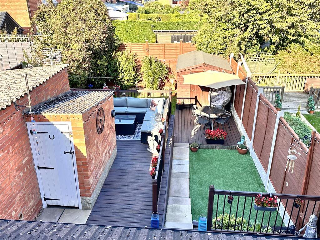 Lovely Landscaped Garden 154