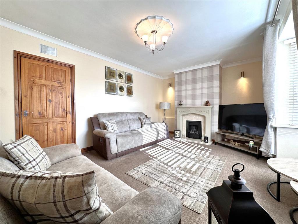 Large Living Room 202
