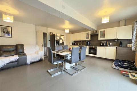 undefined, North Street, Rothersthorpe NN7