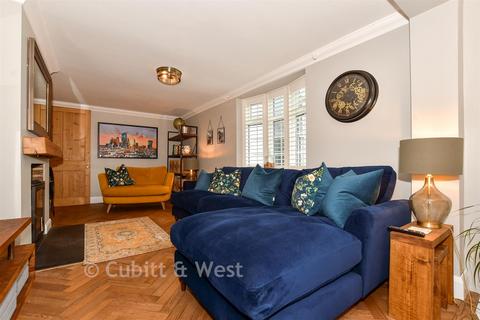 undefined, High Street, Dormansland, Surrey
