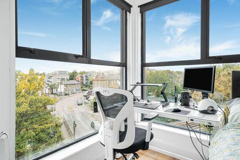 2 bedroom flat for sale, Endwell Road