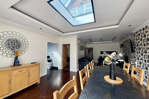 undefined, Waller Avenue, Luton, Bedfordshire, LU4 9RR