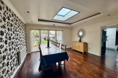 undefined, Waller Avenue, Luton, Bedfordshire, LU4 9RR