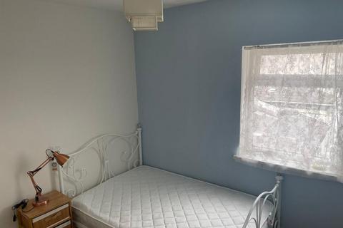 3 bedroom house share to rent, 33 Providence Street