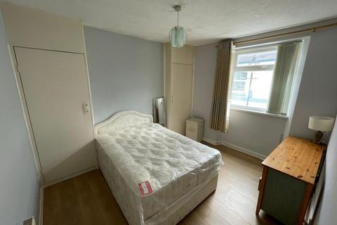 3 bedroom house share to rent, 33 Providence Street