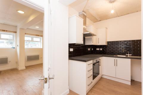 undefined, Cambridge Road, Kingston upon Thames, KT1
