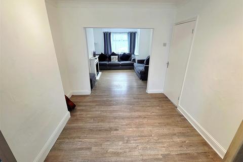 3 bedroom semi-detached house to rent, Knighton Way Lane, Denham