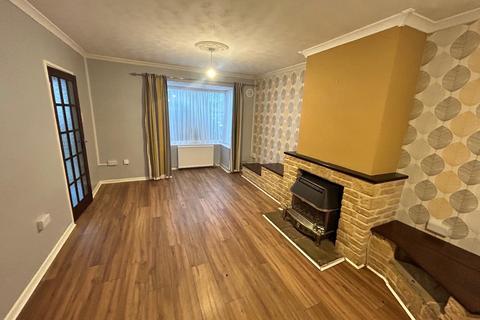 3 bedroom terraced house to rent, Pakenham Road, Swindon