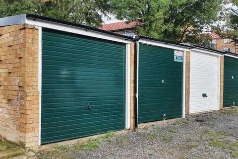 Garage to rent, Cressingham Grove, Sutton SM1