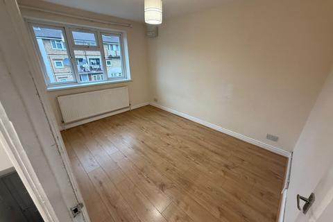 3 bedroom flat to rent, Shawbury Grove, Birmingham B12
