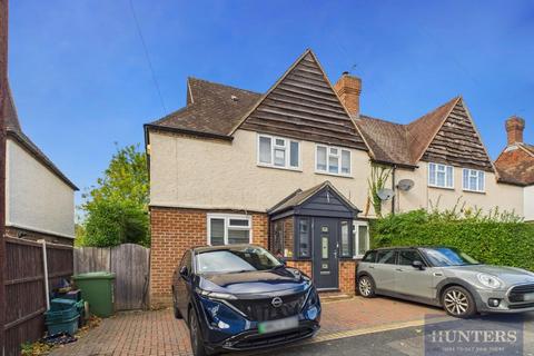 Shelley Avenue, Cheltenham