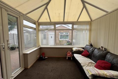 3 bedroom semi-detached house for sale, Hallbank Drive, Bradford BD5