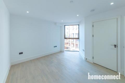 3 bedroom flat to rent, Colts Village Apartments,  Barking Road, London