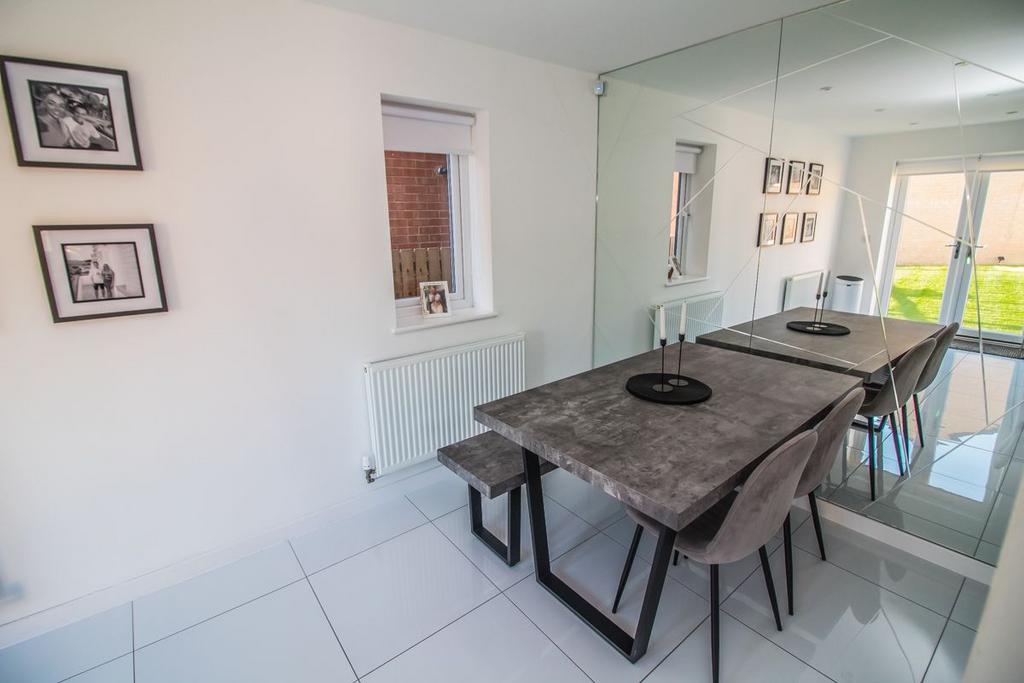 Kitchen/Dining Room.