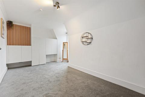 3 bedroom flat for sale, Netherwood Road, London W14