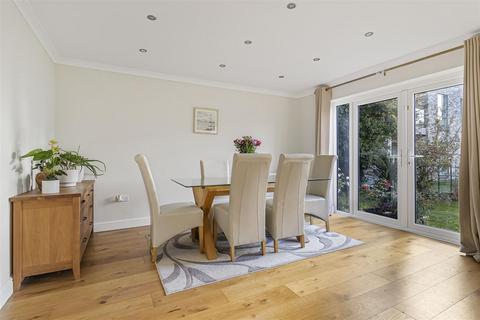 31 Greenlands, Cambridge, CB2 0QY