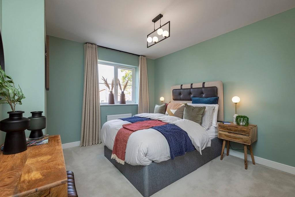 Large bedroom with plenty of space for storage-...