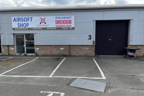 Distribution warehouse to rent, Moorside Colchester CO1 2TJ