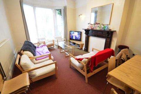 8 bedroom house to rent, Belle Vue Road, Leeds LS3