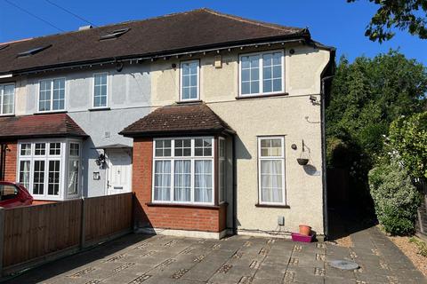 3 bedroom semi-detached house to rent, Elm Park, Stanmore HA7