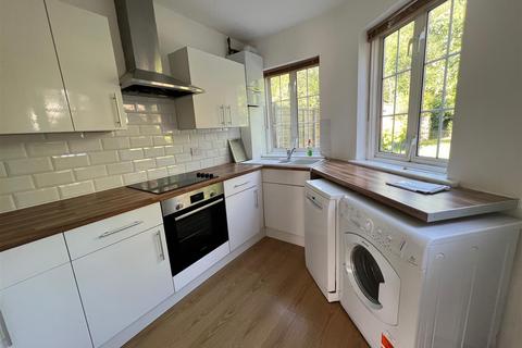 3 bedroom semi-detached house to rent, Elm Park, Stanmore HA7