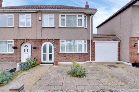 The Glen, Rainham RM13