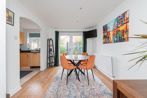 undefined, Ferns Mead, Farnham GU9