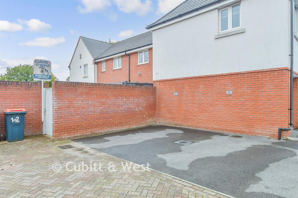 Driveway/Parking