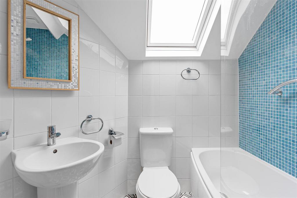 2 Willowgate Yard-04[1].jpg
