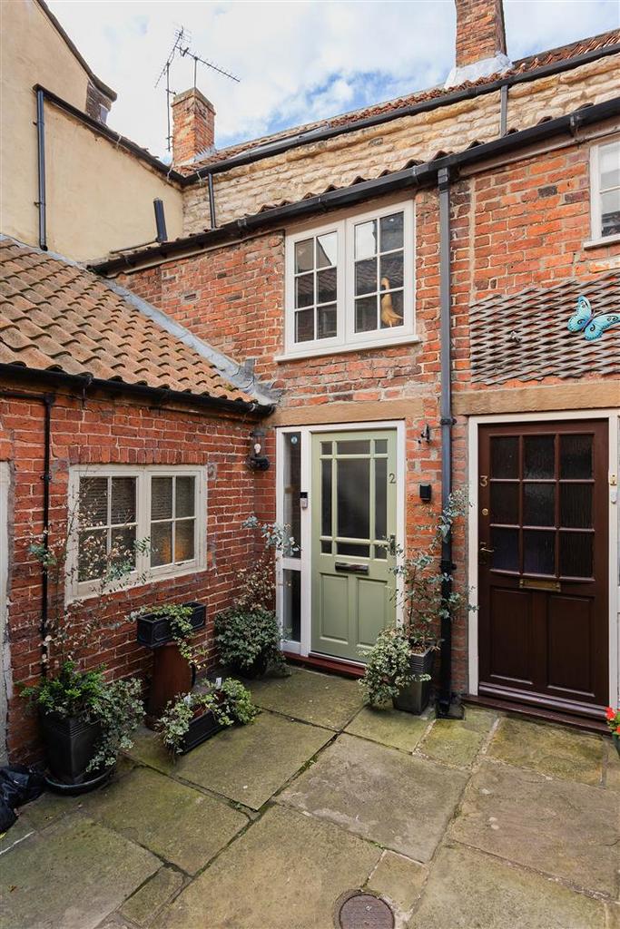 2 Willowgate Yard-25[1].jpg