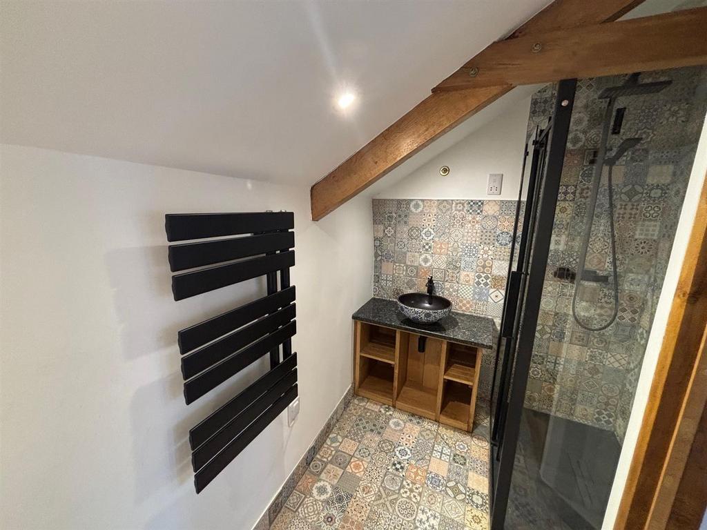 Shower room.jpg