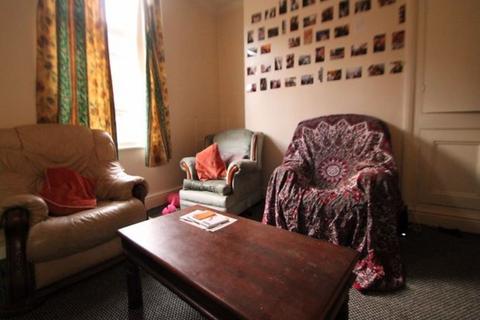6 bedroom house to rent, Hessle Place, Leeds LS6