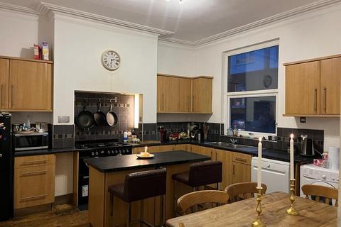 7 bedroom house to rent, Brudenell Road, Leeds LS6