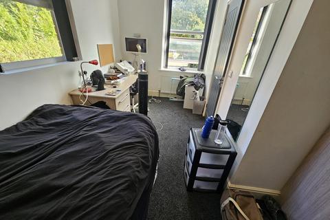 4 bedroom house to rent, 10B Regent Park Avenue, Leeds LS6