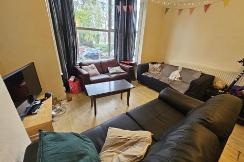 Ash Grove, Leeds LS6