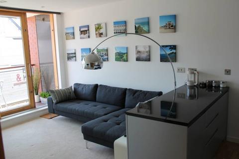 Close Newcastle upon Tyne NE1