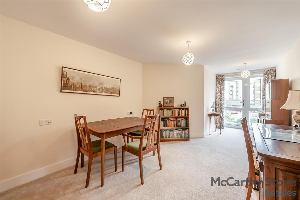 8667080-interior08.jpg