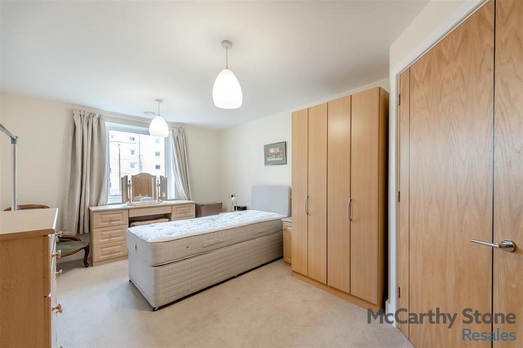 8667080-interior11.jpg