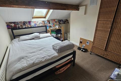 Hyde Park Terrace, Leeds LS6