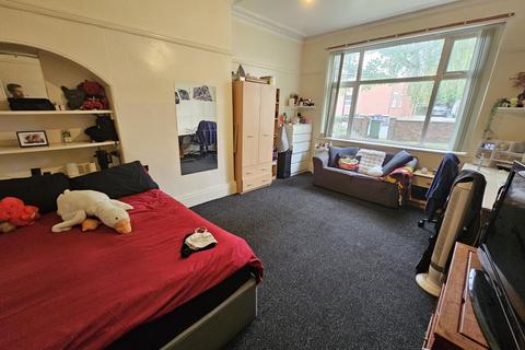 7 bedroom house to rent, St Michaels Villas, Leeds LS6