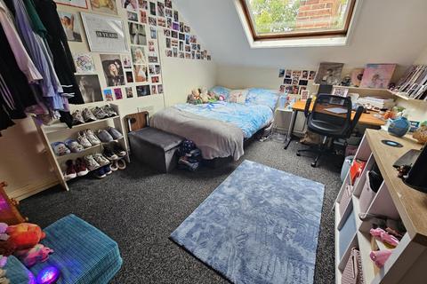 7 bedroom house to rent, St Michaels Villas, Leeds LS6