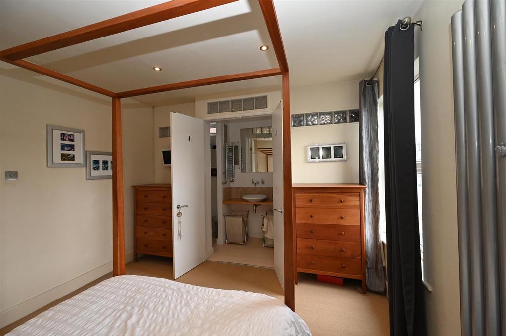 Bedroom2.2.JPG