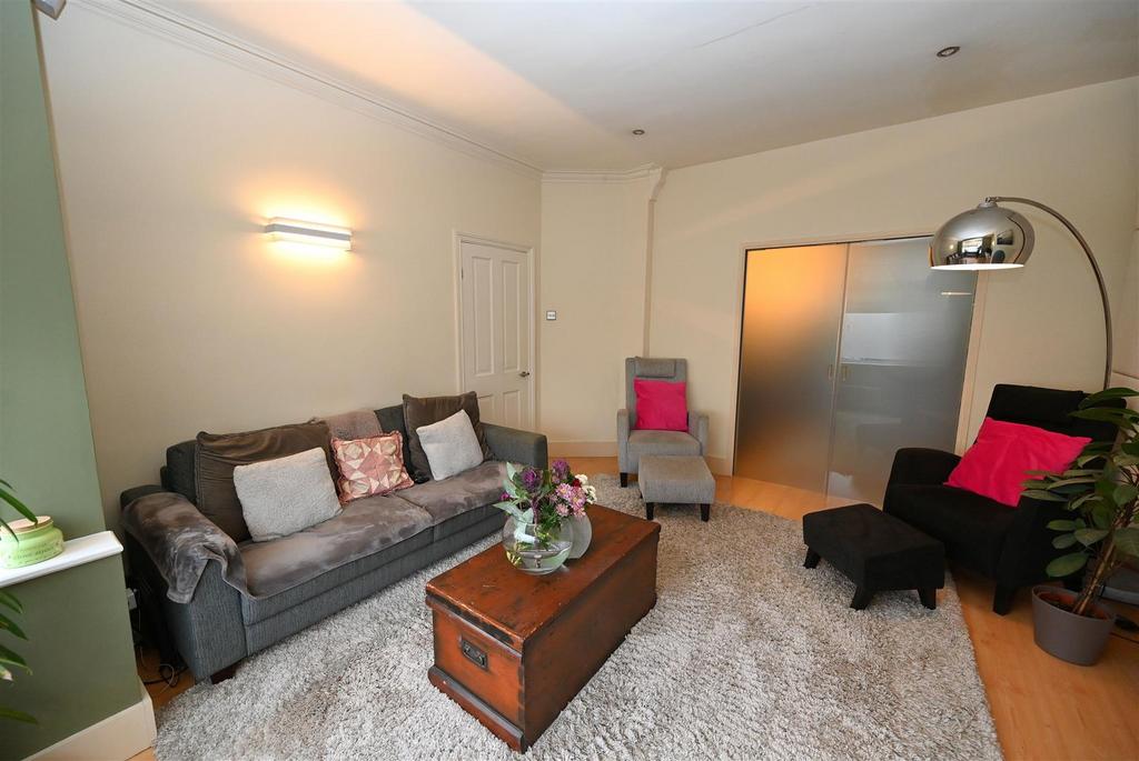 Living room2.jpg