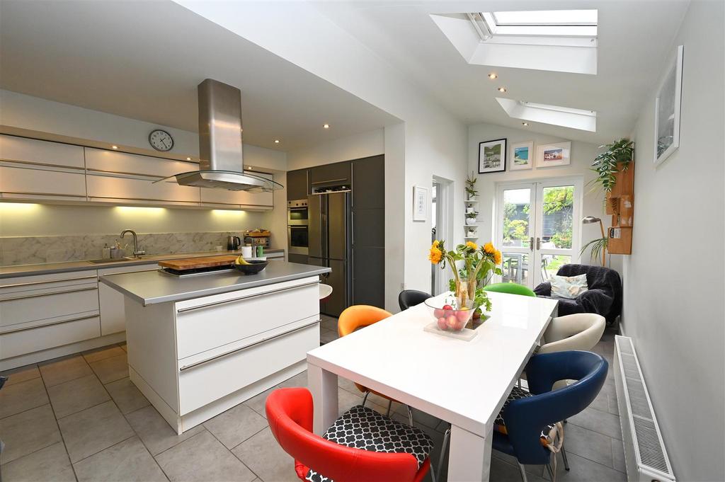 Kitchen1.JPG