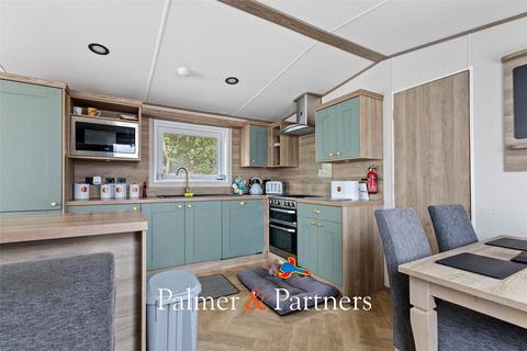 2 bedroom detached house for sale, Cymbeline Way, Colchester, Essex, CO3
